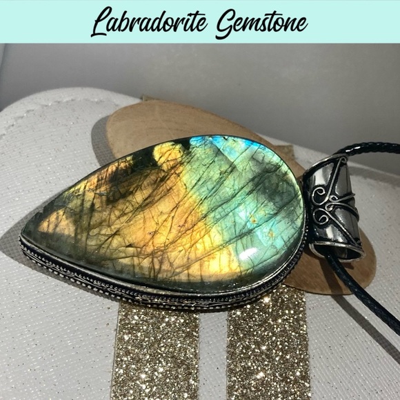 2 Tone Glowing Labradorite Gemstone Huge Handmade Pendant Necklace - Picture 5 of 7